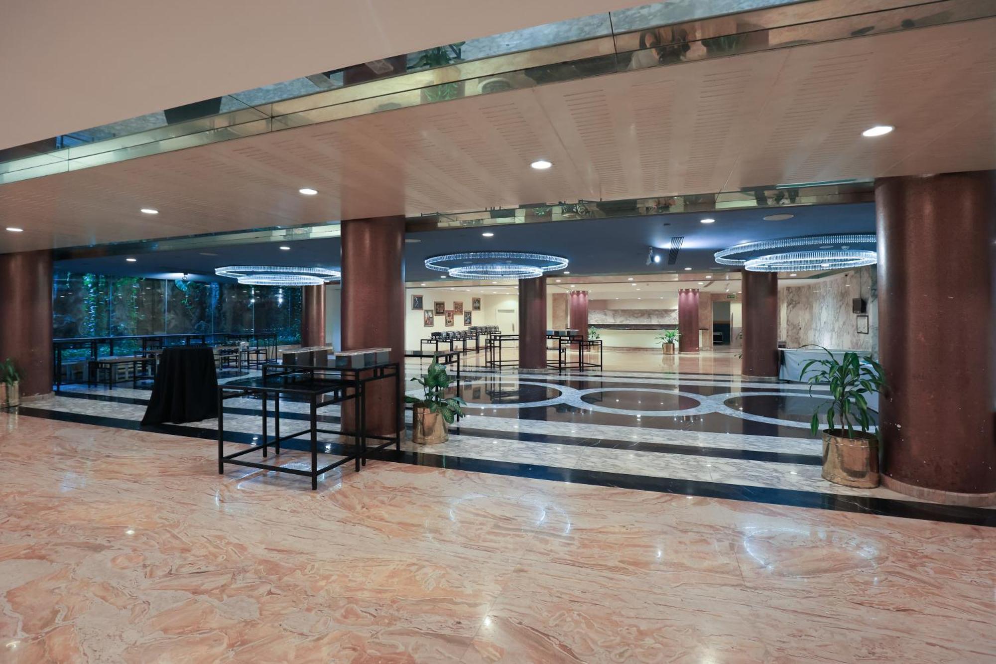 Le Royal Meridien Ченай Екстериор снимка