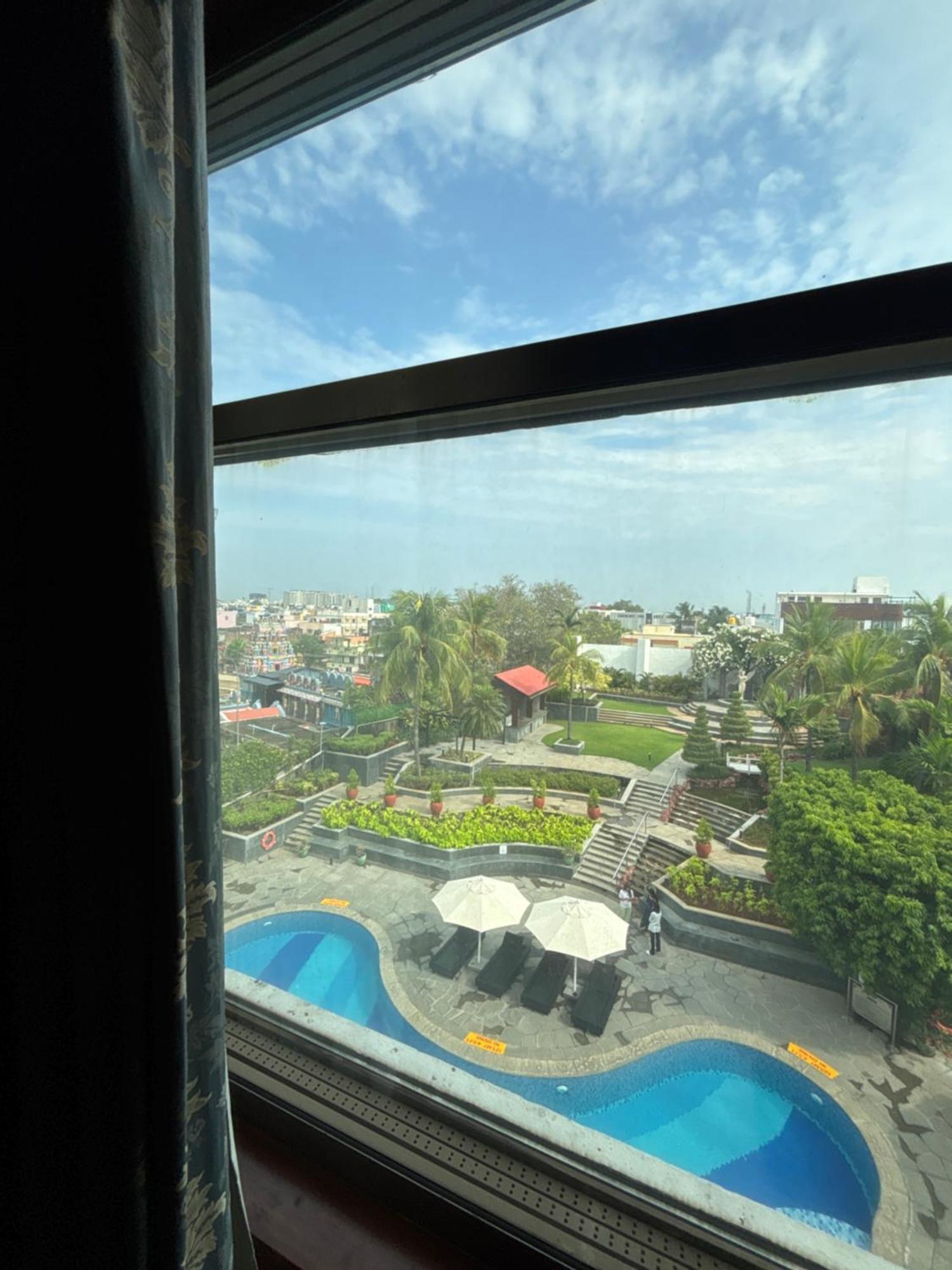 Le Royal Meridien Ченай Екстериор снимка