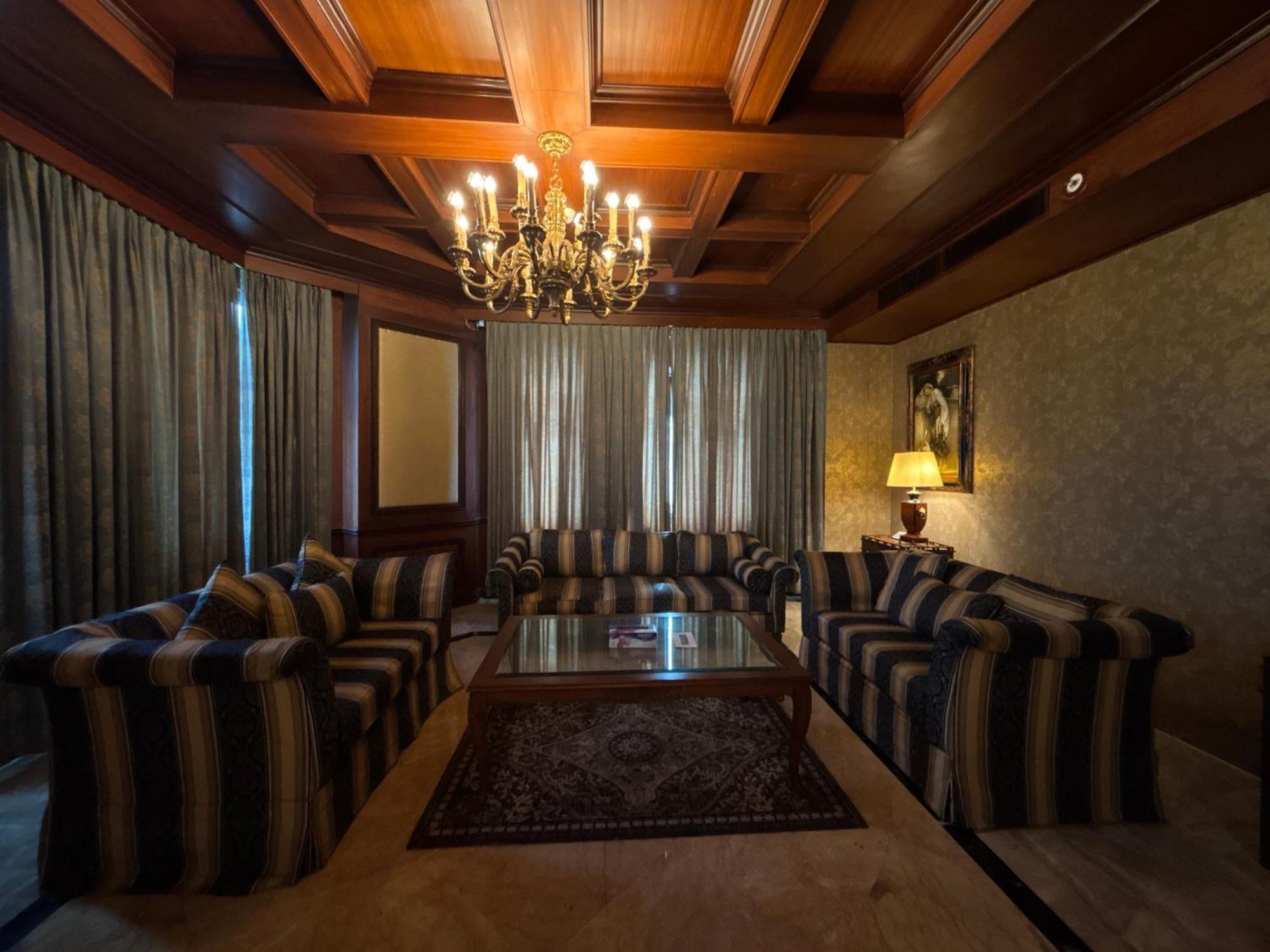 Le Royal Meridien Ченай Екстериор снимка